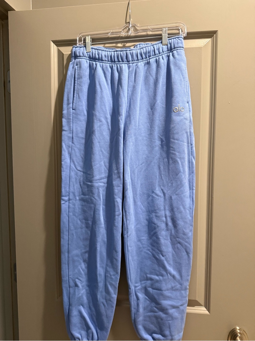ALO Accolade Sweatpant - Crystal Clear
Blue - Picture 3 of 4